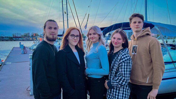 Harbour-In meeskonda kuuluvad Markus Tõnutare, Marlen Kokla, Nikki Päärsoo, Krista Zõhtsõk ja Sander Sink.